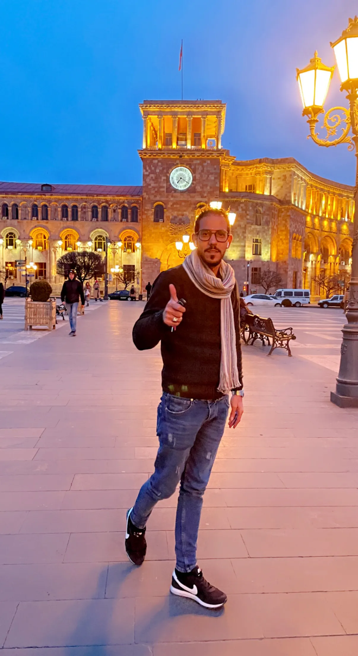 Tours by locals | Meet your local guide with showaround.com