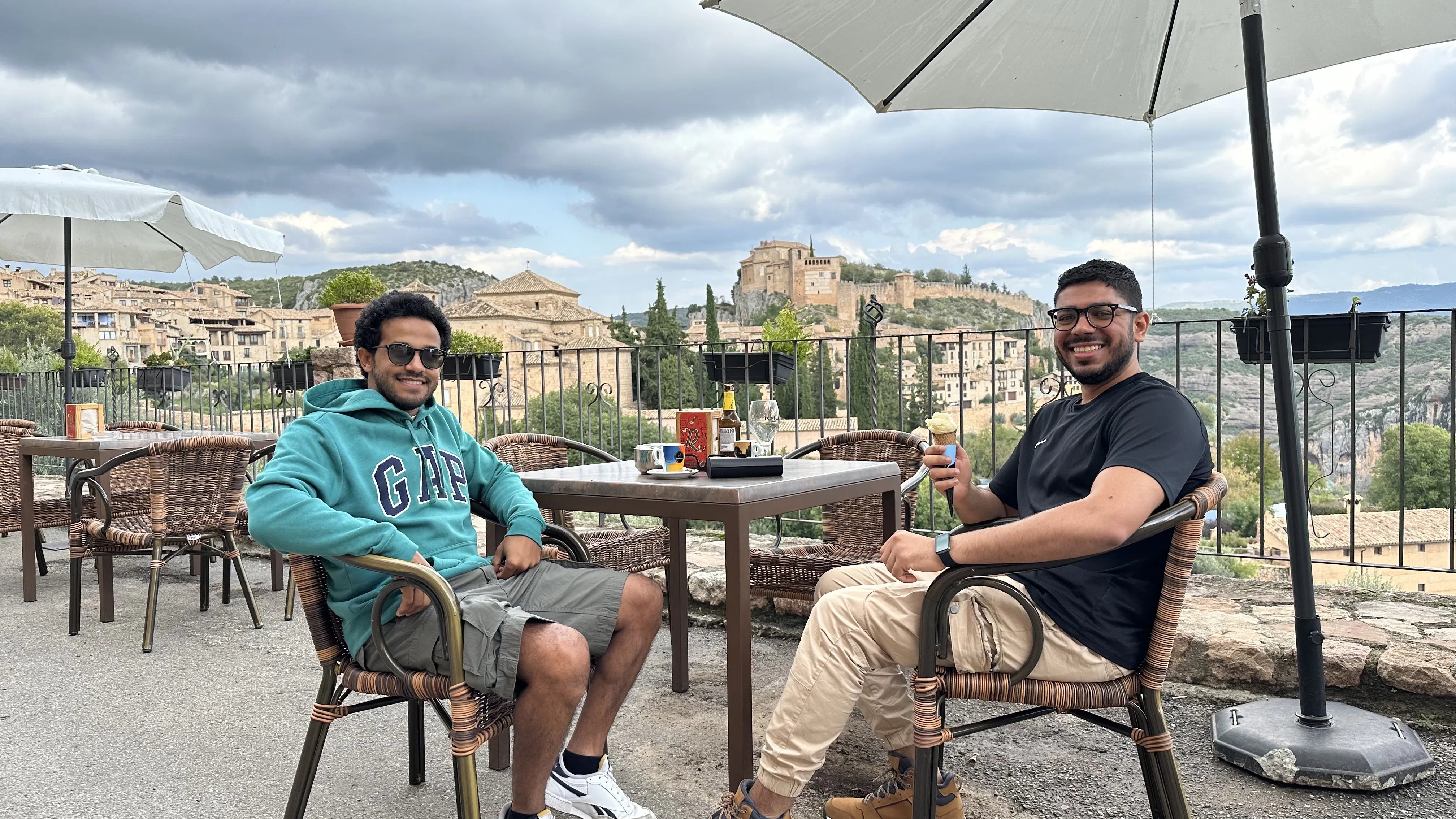 Tours by locals | Meet your local guide with showaround.com