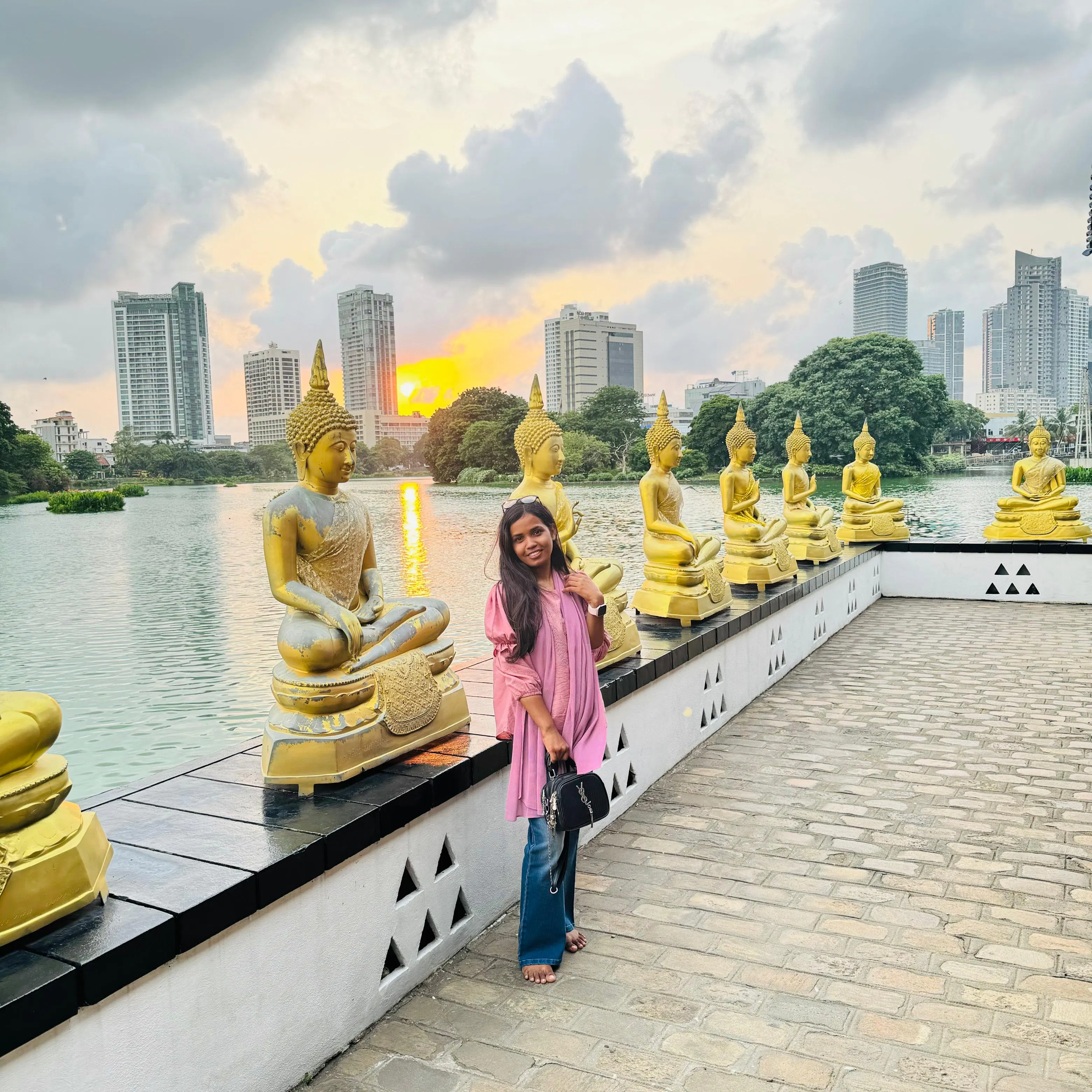 Tours by locals | Meet your local guide with showaround.com